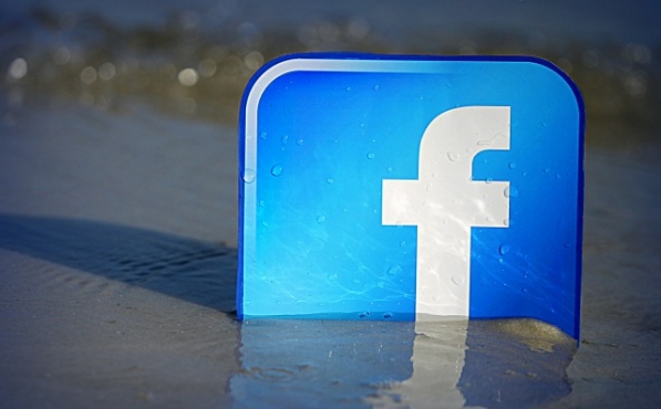 Webizmus: Facebook introduce reclamele video cu autoplay in feed-uri
